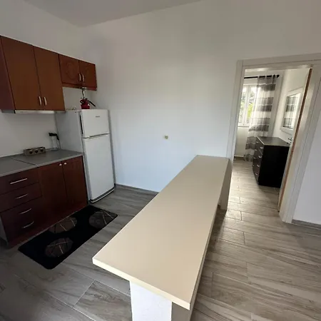 Private House For Rent بيت للعطل *